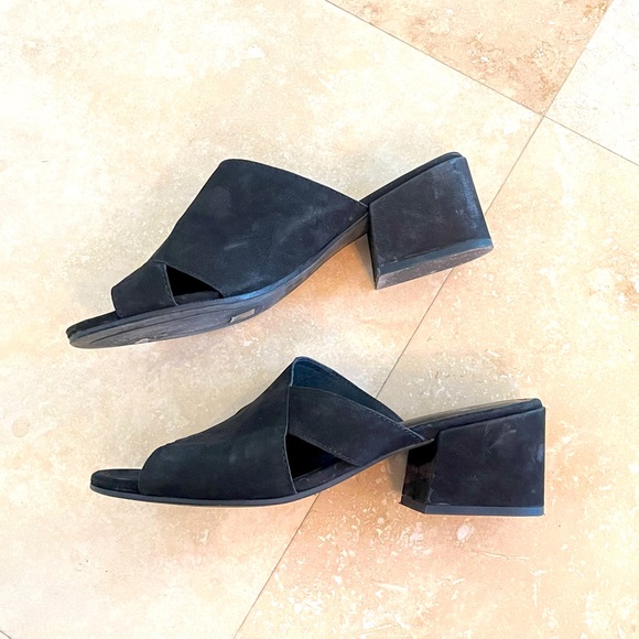 Eileen Fisher black suede sandal with chunky heel size 9 - Picture 2 of 3